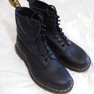 Dr. Martens 1460 Womens Boots US 7
